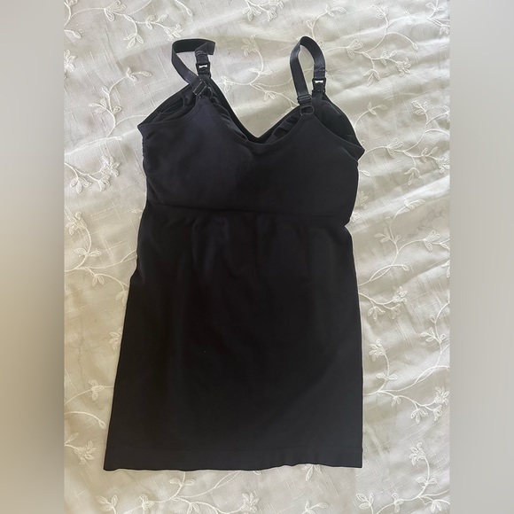 🥰 2/$25 Kindred Bravely simply sublime nursing tank - Picture 5 of 9